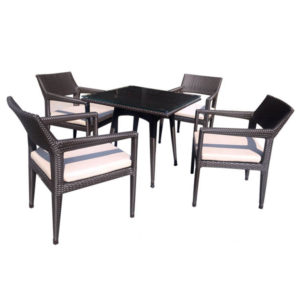 Finest Outdoor dining table and chairs