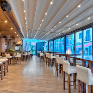 Restaurant - Retractable Roof